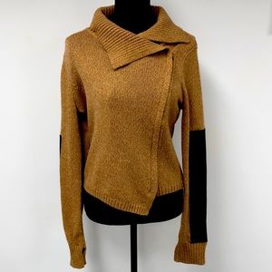 BCBG Maxazria Women’s sweater size Medium